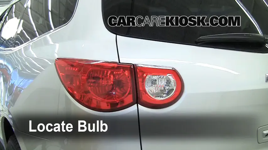 2009 Chevrolet Traverse LT 3.6L V6 Lights Reverse Light (replace bulb)